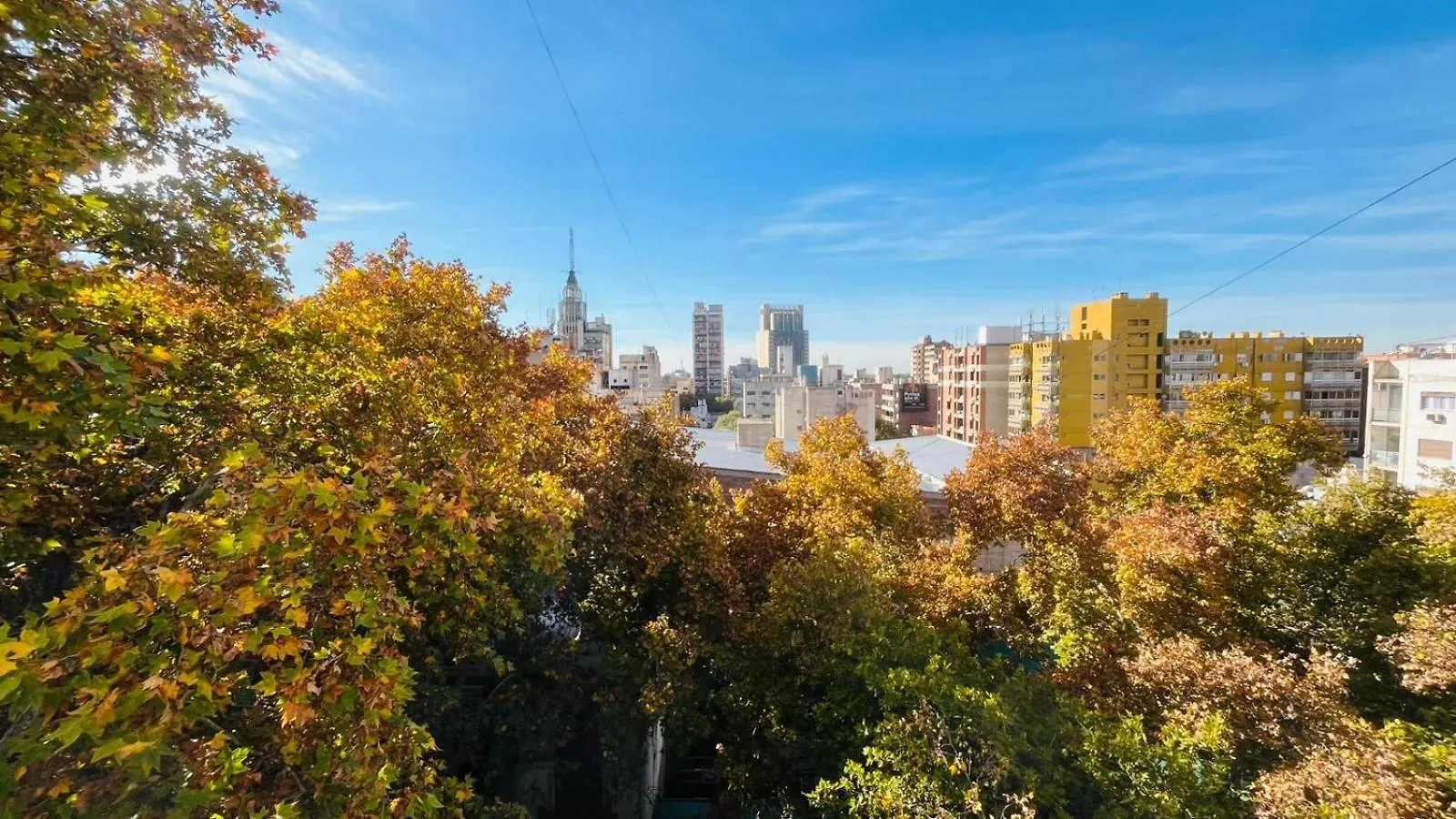 Tu Casa En Espana Y Peatonal - Cochera Privada Incluida - Microcentro Mendoza Apartman
